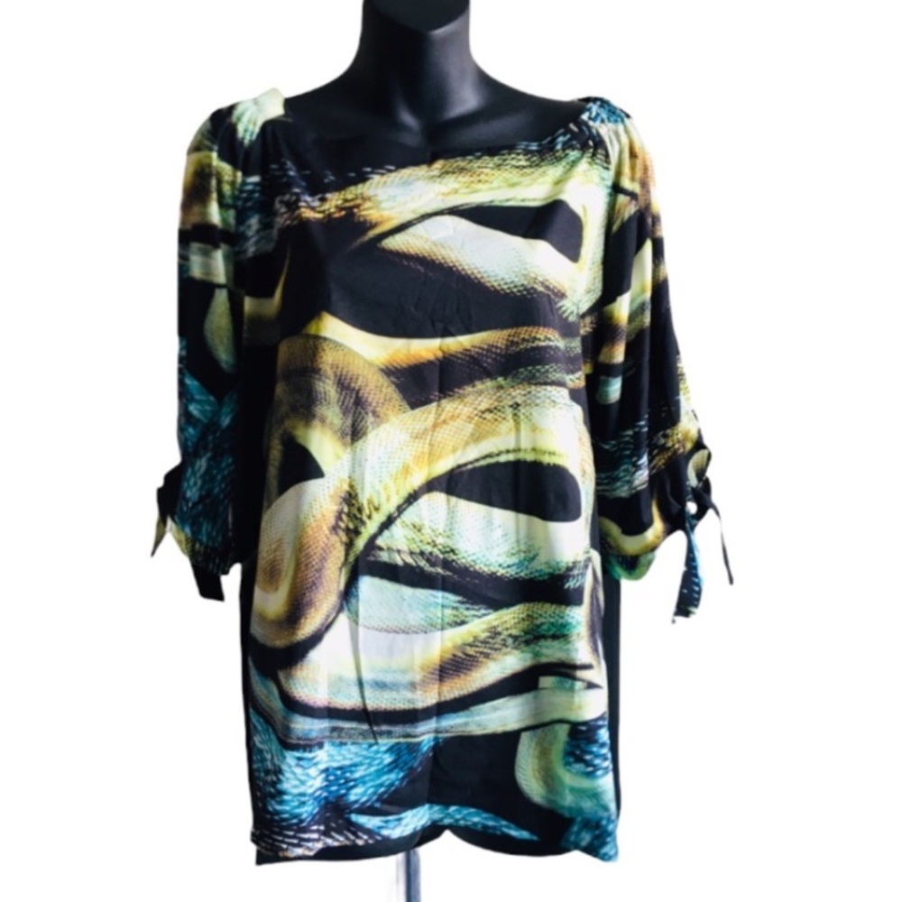 NWT Amelia Casual Top. Size M